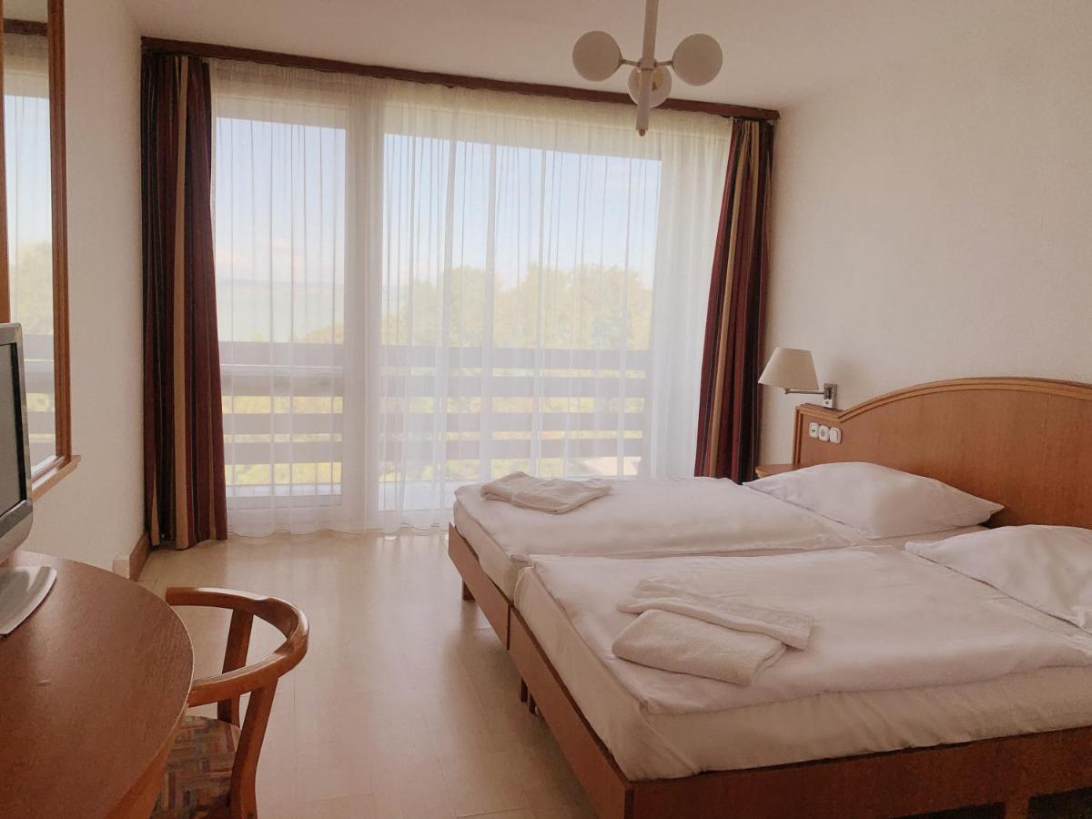 Riviera Park Hotel Balatonföldvár Εξωτερικό φωτογραφία