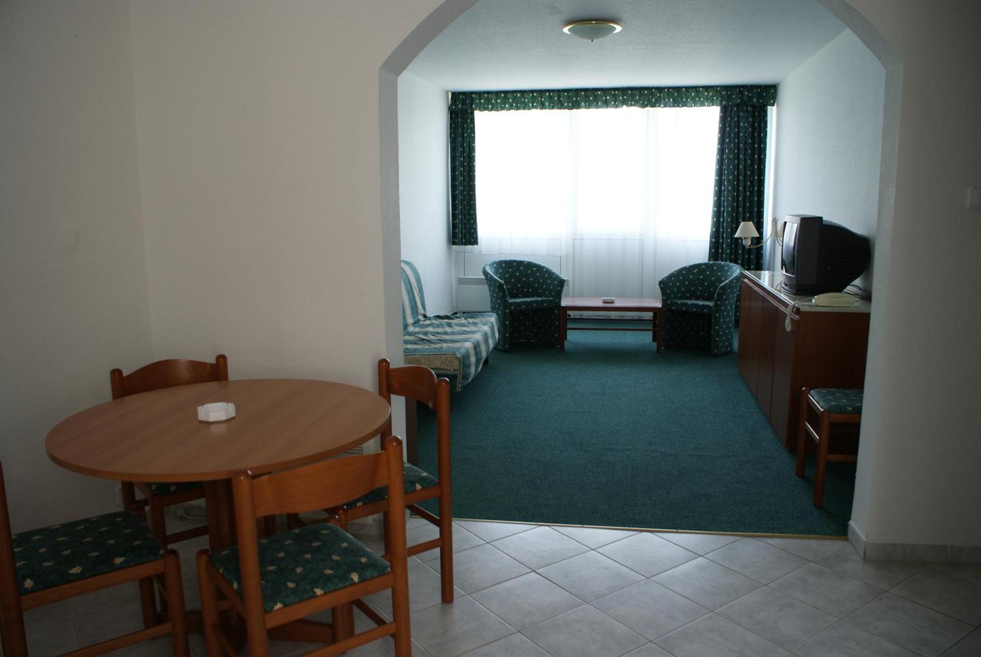 Riviera Park Hotel Balatonföldvár Εξωτερικό φωτογραφία